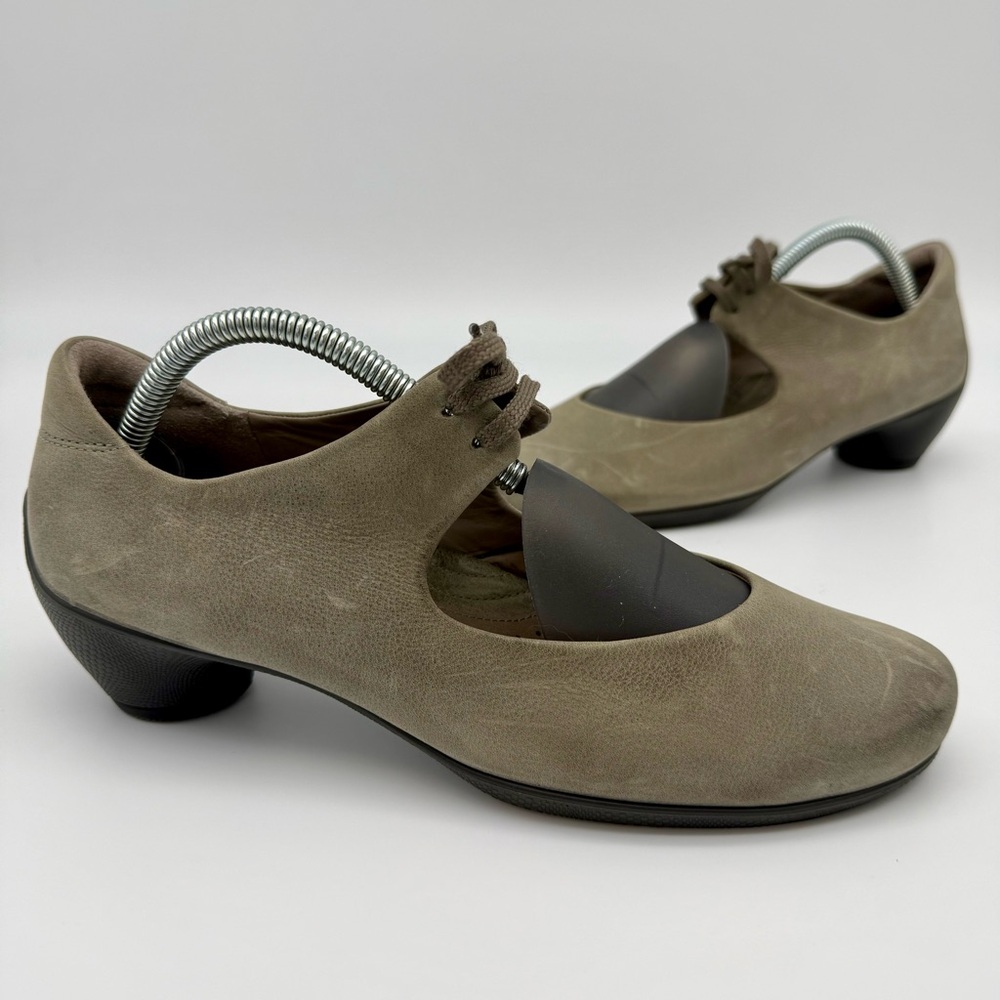 Ecco Sculptured Mary Jane Pump Size 40 (US 9 - 9.5)